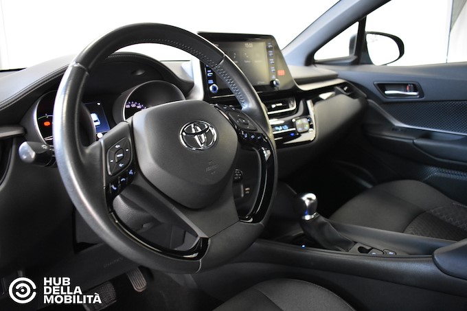 TOYOTA C-HR 1.8 Hybrid E-CVT Business